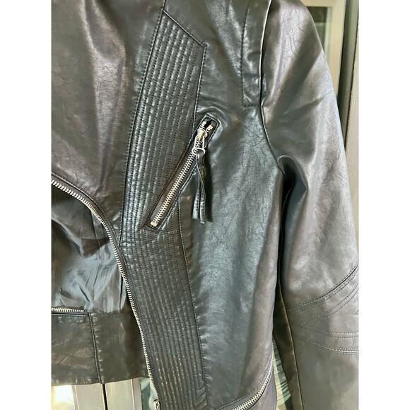 Lulu's Up on a Tuesday Black Vegan Leather Jacket - Size Small - NWT - Picture 5 of 7
